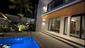 thumbnail of paradeev1ch